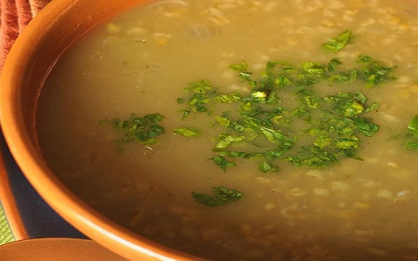شوربة الفريكة .. لذيذة ومفيدة جربيها بهذه الطريقة