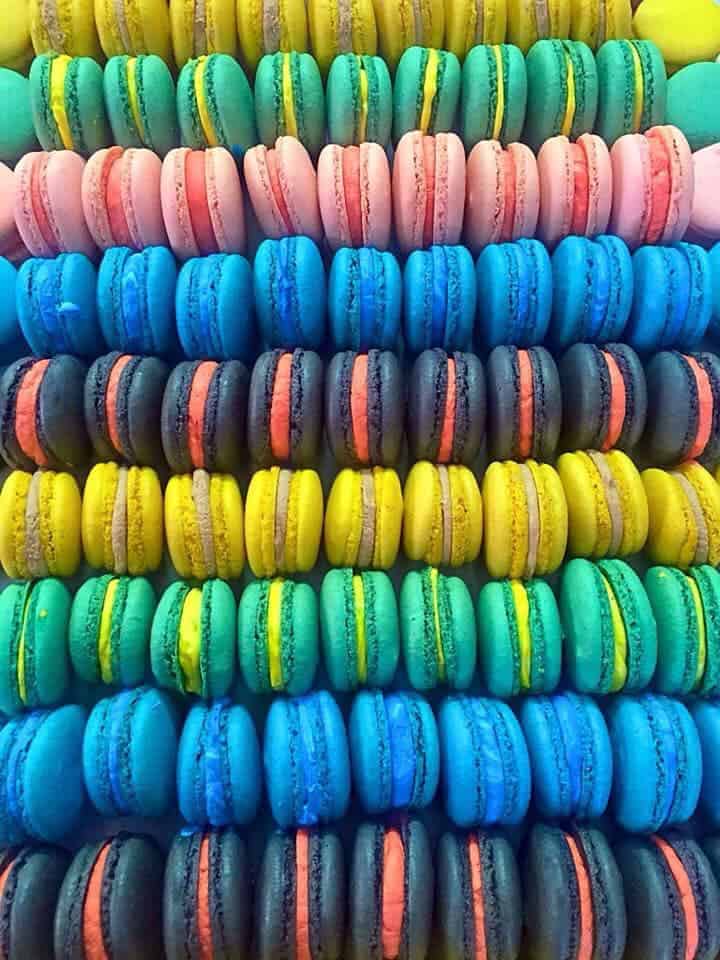 طريقة عمل Macaroons ماكرون الحلوى الفرنسية الشهيرة .. الوصفة الصحيحة والمضمونة